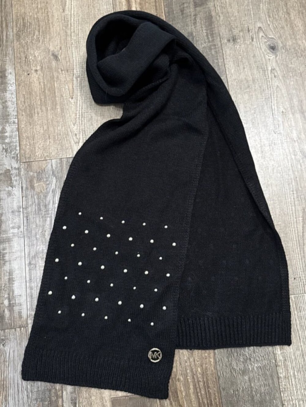 NWT Michael Kors Womens Black w/Gold Dome Studs Knit Scarf One Size MSRP $88